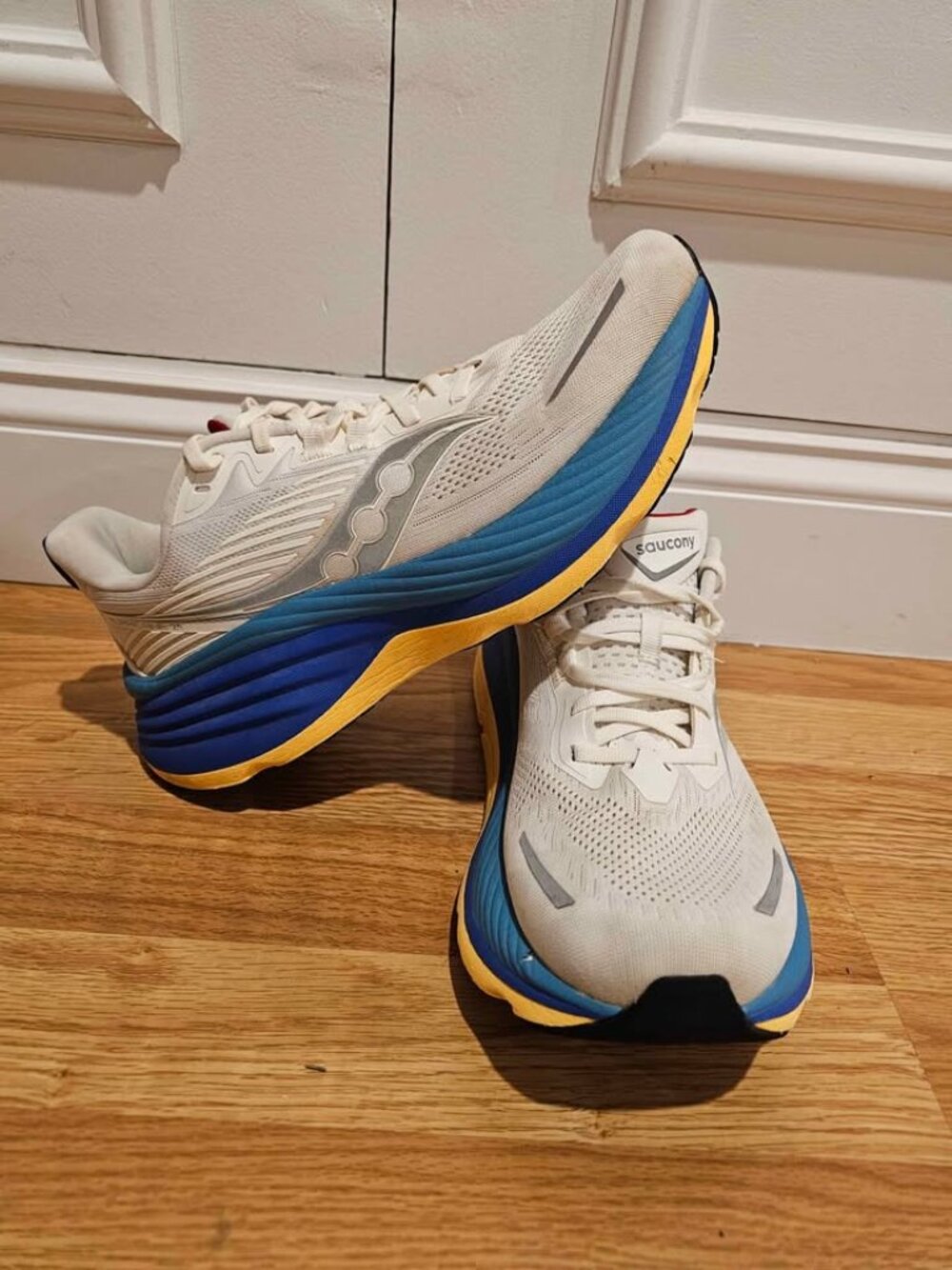 Saucony Hurricane 24 Men's Running Shoes - Size 10.5 (White/Storm)